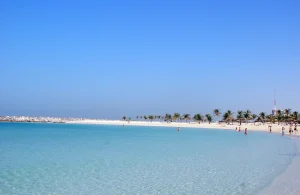 Пляж Аль Мамзар (Al Mamzar) в 2024 году.