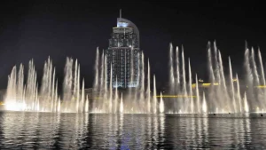 Набережная Дубайского Фонтана. Билет на плавучую платформу для наблюдения за фонтаном в 2024 году.