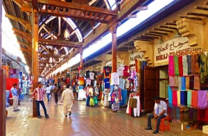 Текстильный базар Textile Souk в Дубае в 2024 году.