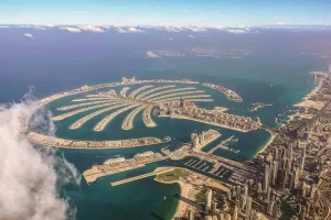 Остров Palm Jumeirah (Пальм Джумейра) в Дубае в 2024 году.
